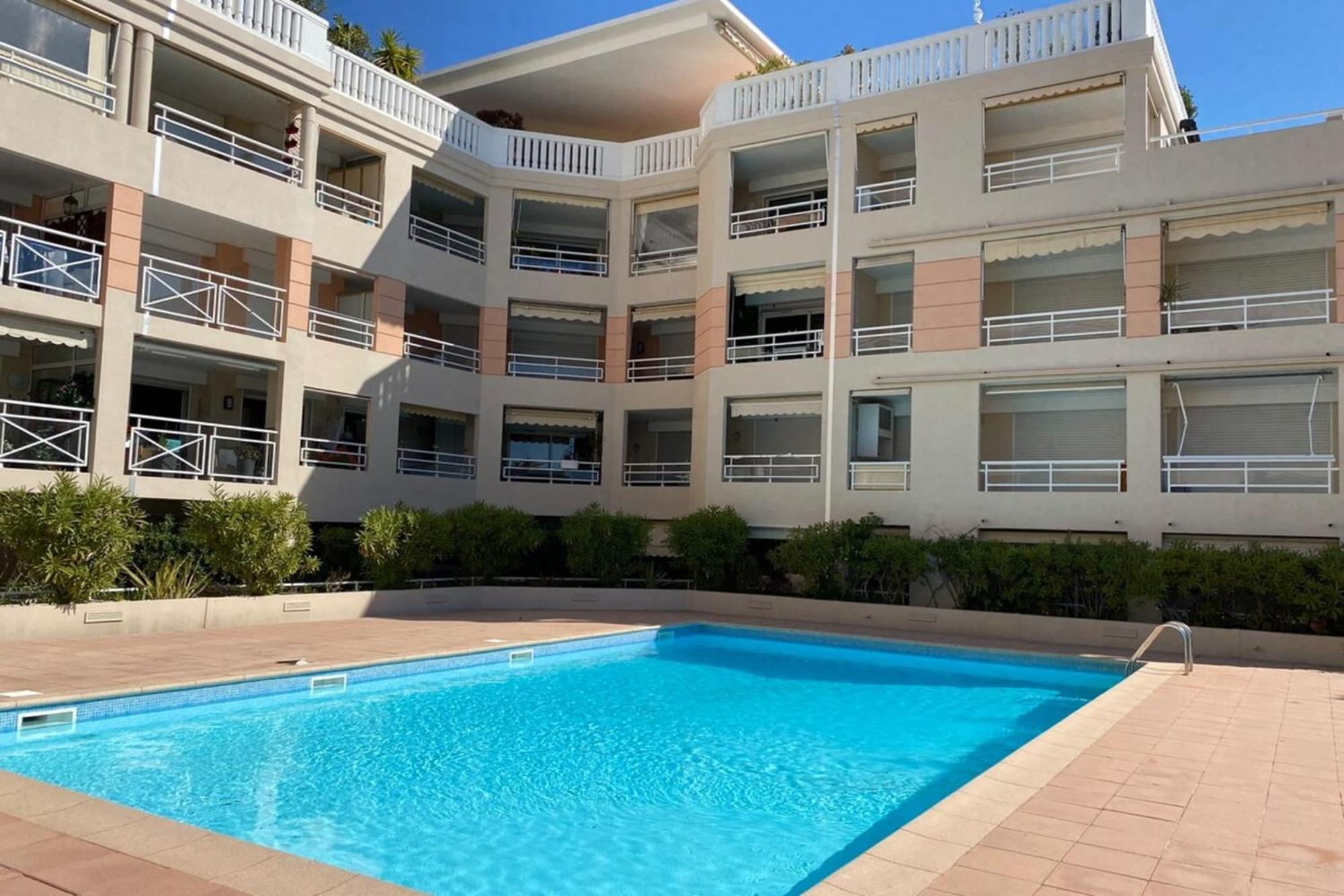 06Ai - Beautiful Renovated Studio - Sea And Pool View Vallauris Exteriör bild