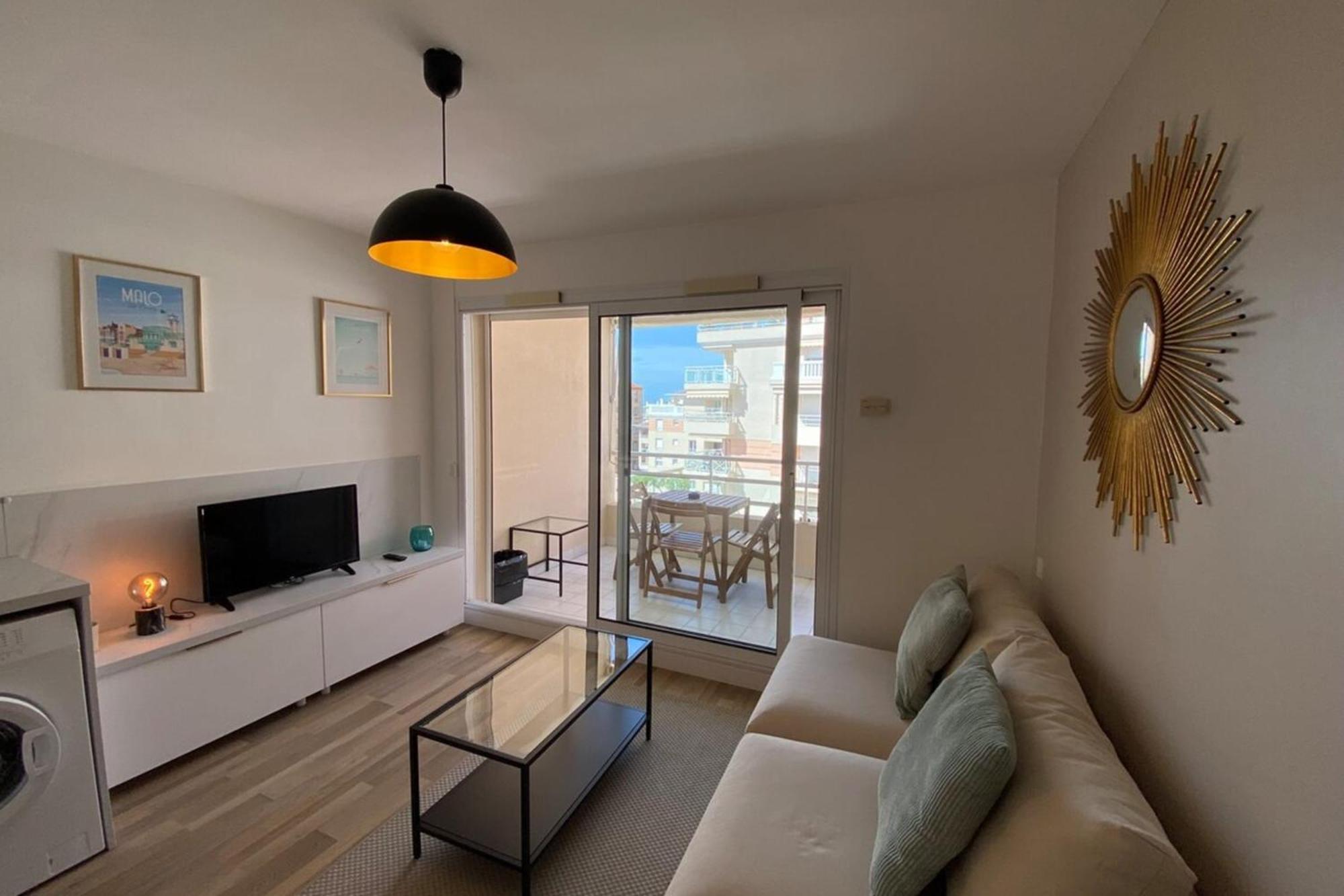 06Ai - Beautiful Renovated Studio - Sea And Pool View Vallauris Exteriör bild