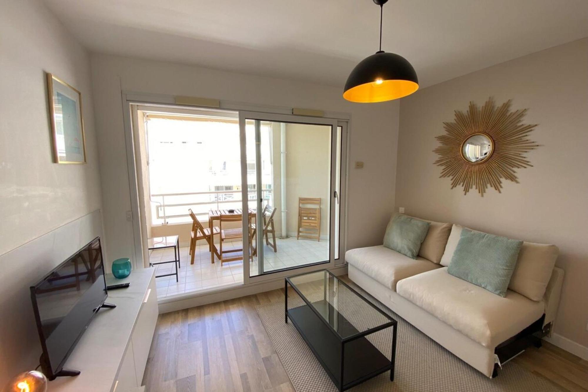 06Ai - Beautiful Renovated Studio - Sea And Pool View Vallauris Exteriör bild