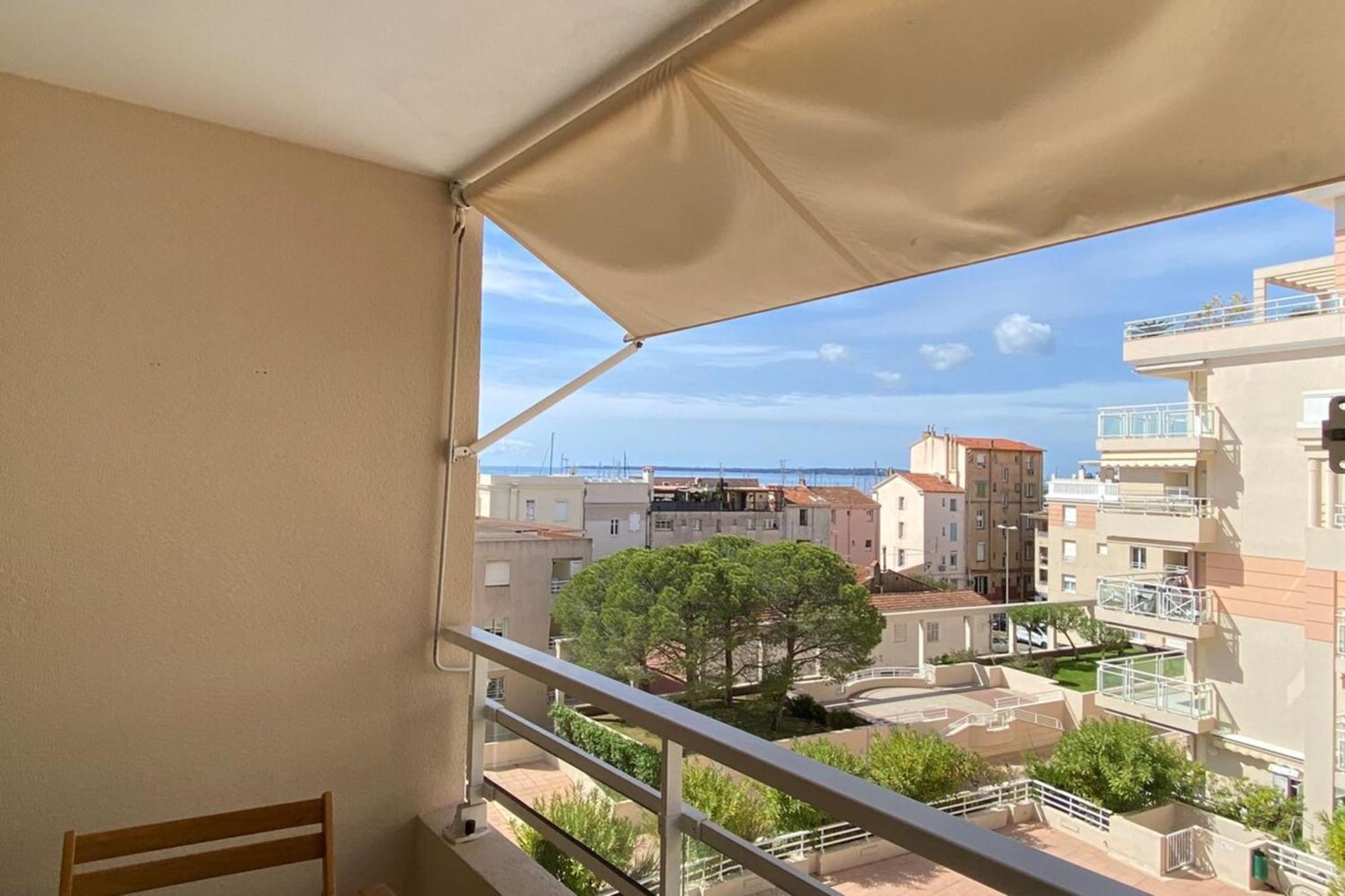 06Ai - Beautiful Renovated Studio - Sea And Pool View Vallauris Exteriör bild