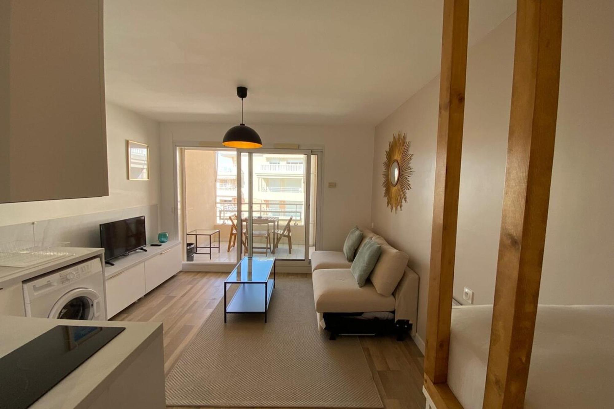 06Ai - Beautiful Renovated Studio - Sea And Pool View Vallauris Exteriör bild